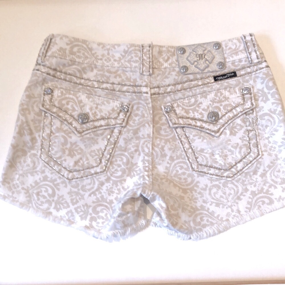 Miss Me Cargo Shorts size 28 in EUC